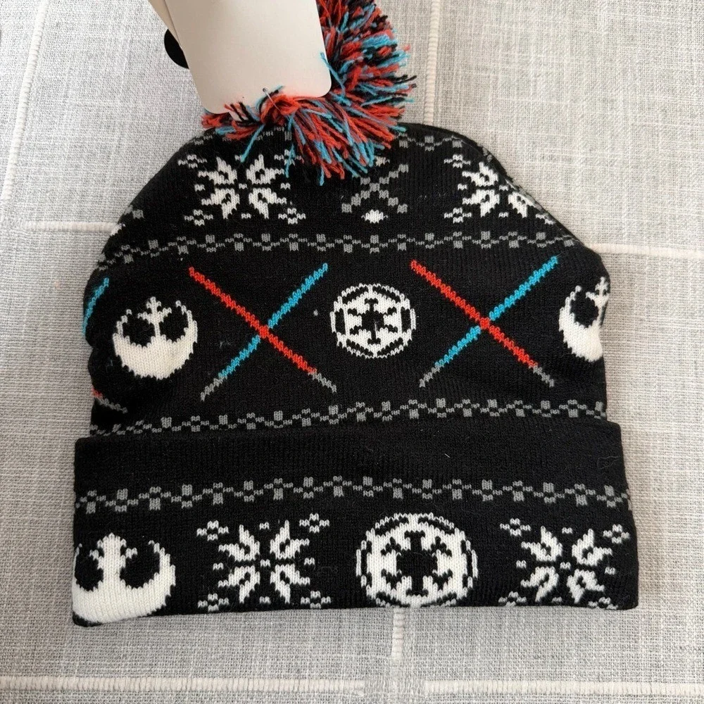 Star Wars Beanie Hat Jedi Sith Lightsabers Original Box Lunch Black One Size NEW